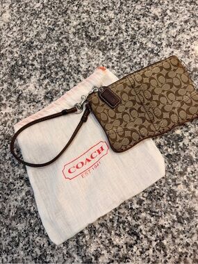 Vintage Coach Brown Signature Wristlet with Leather Trim, Cute! 🤎
